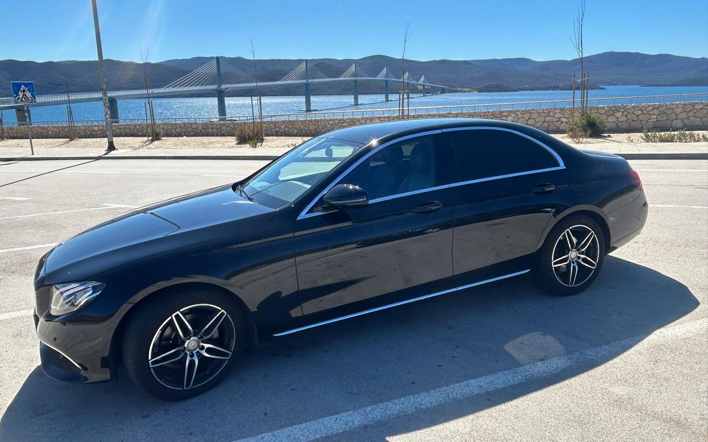 Mercedes E klasa, crna